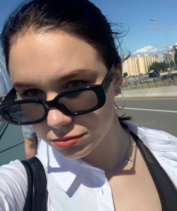 Люда, 18
